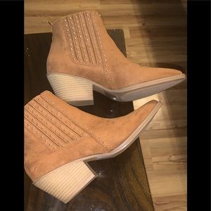 NWOT booties